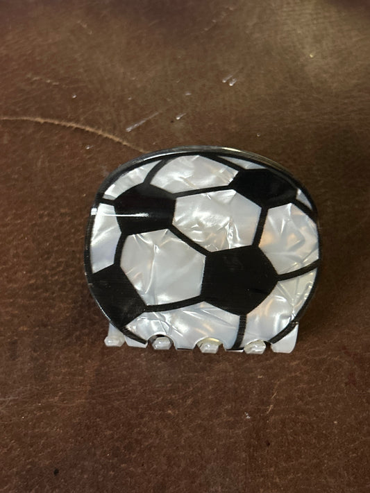 Soccer claw clip